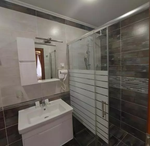 Hotel Elegant Complex