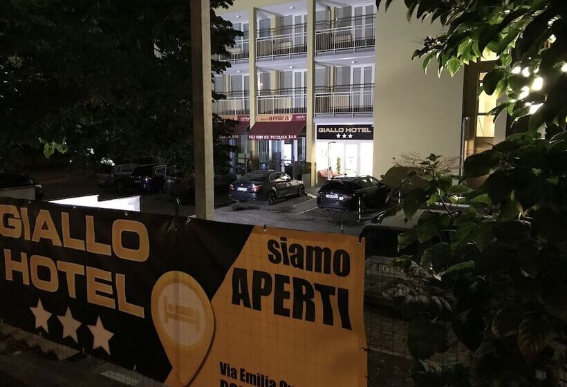 Отель Giallo