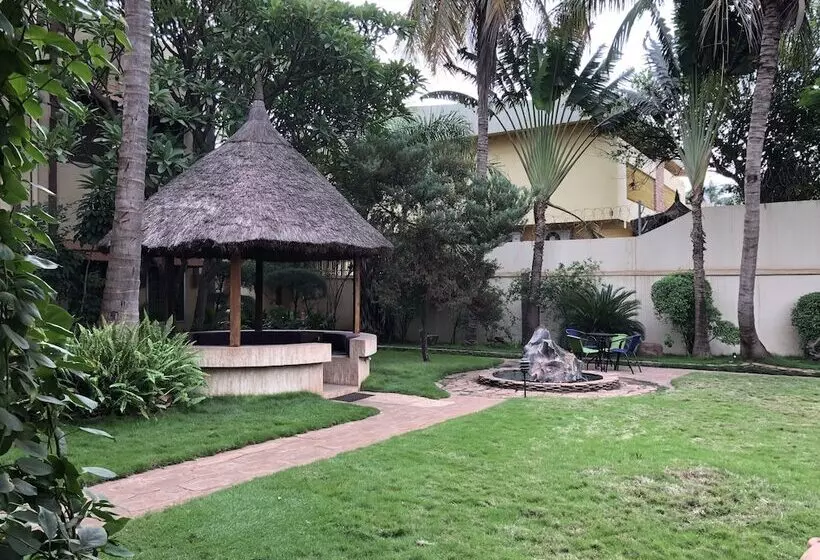 هتل La Chaumiere