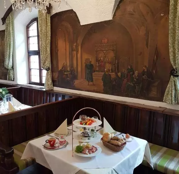ホテル Schlosstaverne