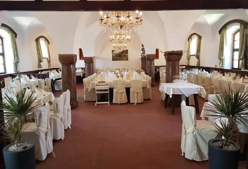 ホテル Schlosstaverne