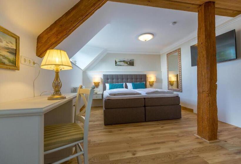 فندق Schlosstaverne