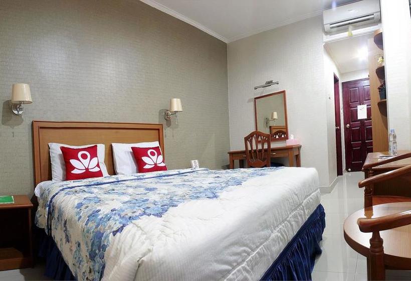 בית מלון כפרי Zen Rooms Sawojajar