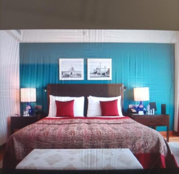 Aashish Hotel And Restaurant