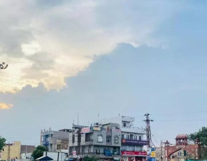 Aashish Hotel And Restaurant
