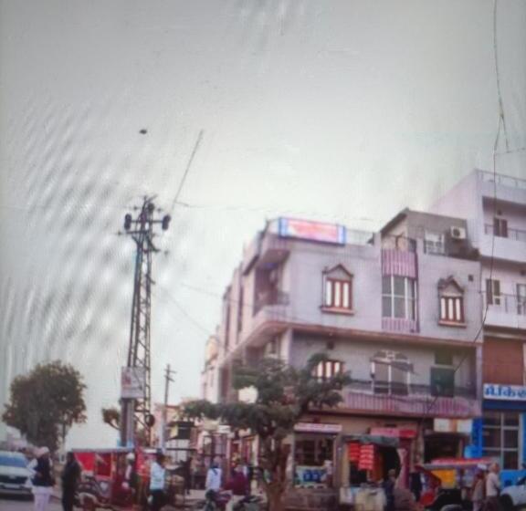 Aashish Hotel And Restaurant