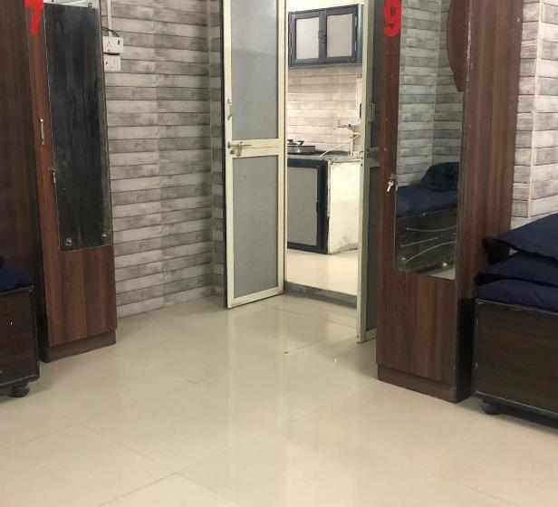 Hostel Charyana Solo Backpackers