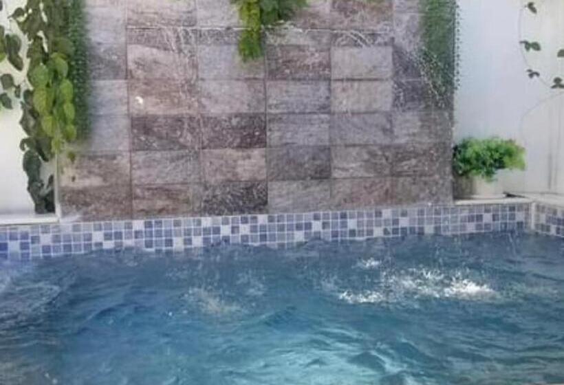 هاستل Oasis Del Este