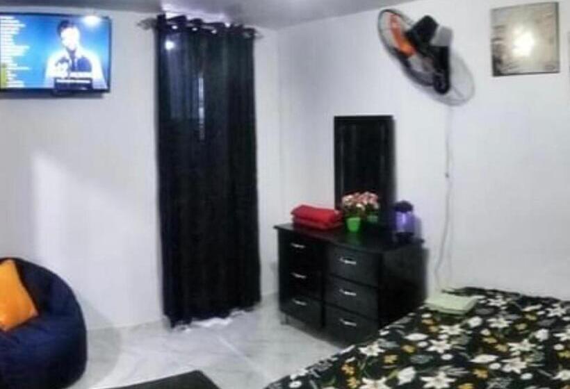 هاستل Oasis Del Este