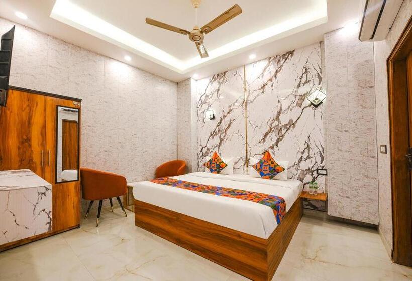 Fabhotel Royal S Paradise