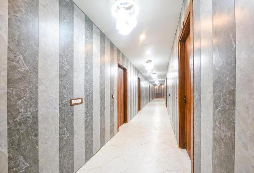 Fabhotel Royal S Paradise