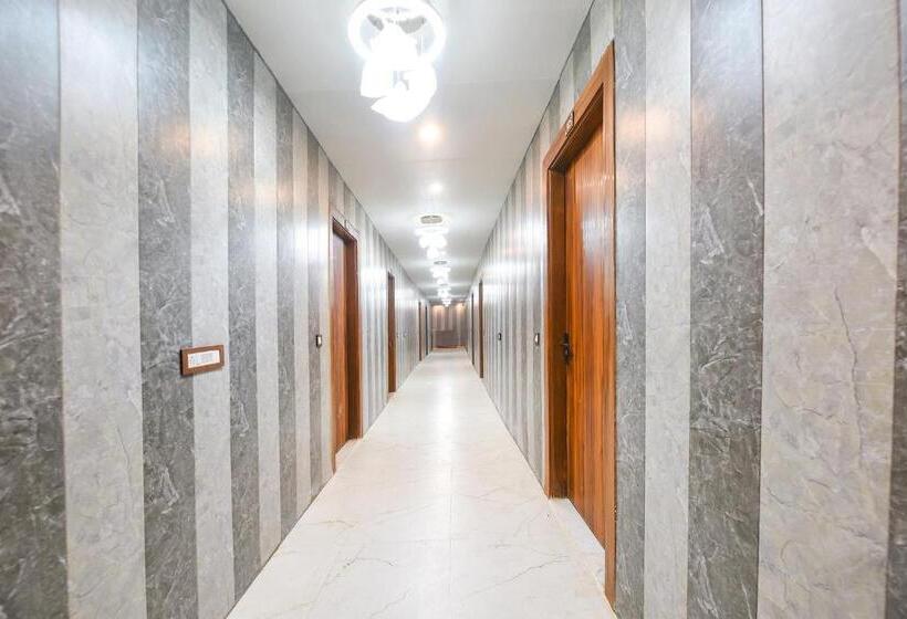 Fabhotel Royal S Paradise