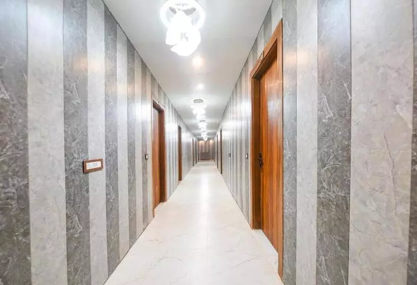 Fabhotel Royal S Paradise