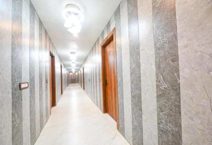 Fabhotel Royal S Paradise