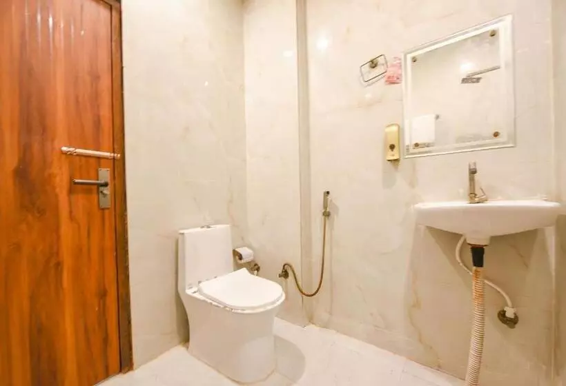 Fabhotel Royal S Paradise