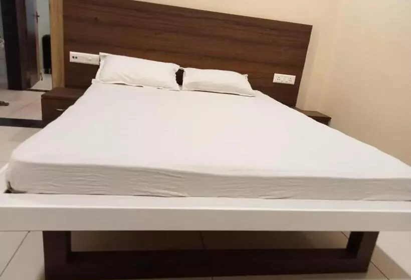 Hotelli Krishna Garden