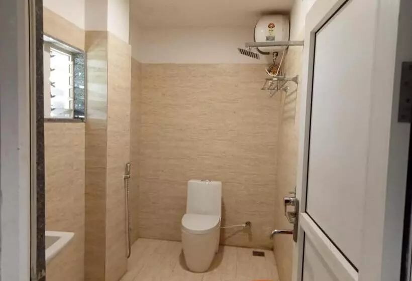 Hotelli Krishna Garden