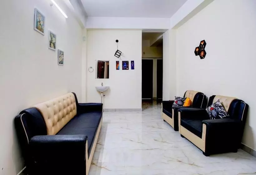 Hotelli Oyo Unwind Homestay