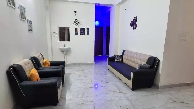 Hotelli Oyo Unwind Homestay