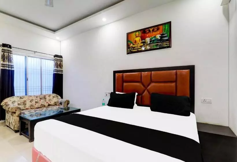 Oyo Hotel Om Palace