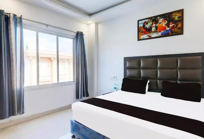 Oyo Hotel Om Palace
