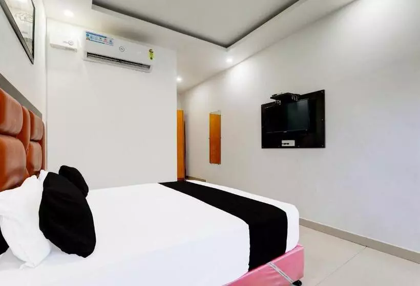 Oyo Hotel Om Palace