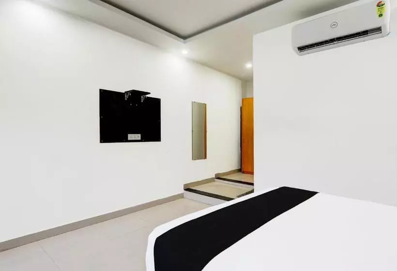Oyo Hotel Om Palace