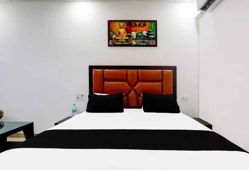 Oyo Hotel Om Palace