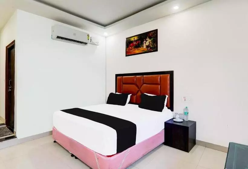 Oyo Hotel Om Palace