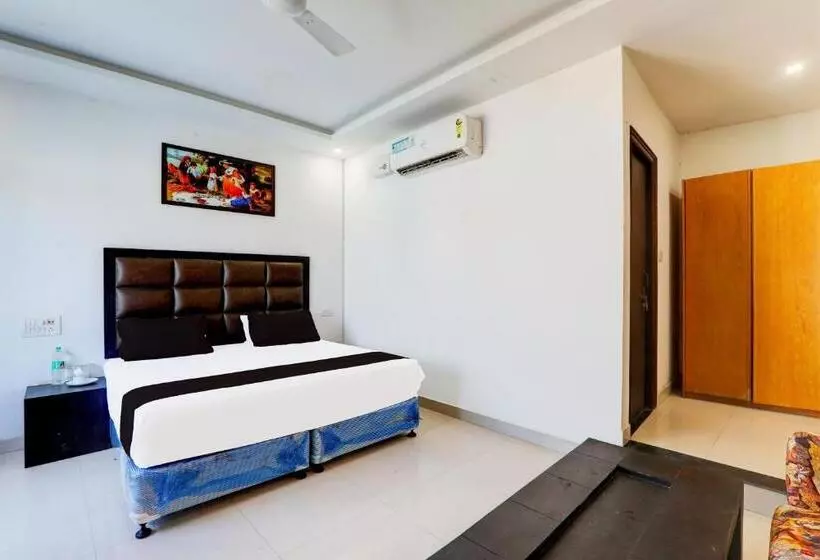 Oyo Hotel Om Palace