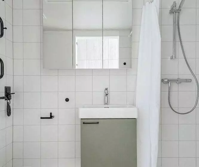 P One Apartments   Self Check In