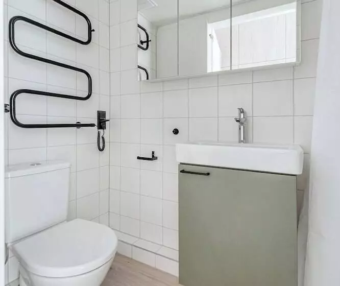 P One Apartments   Self Check In