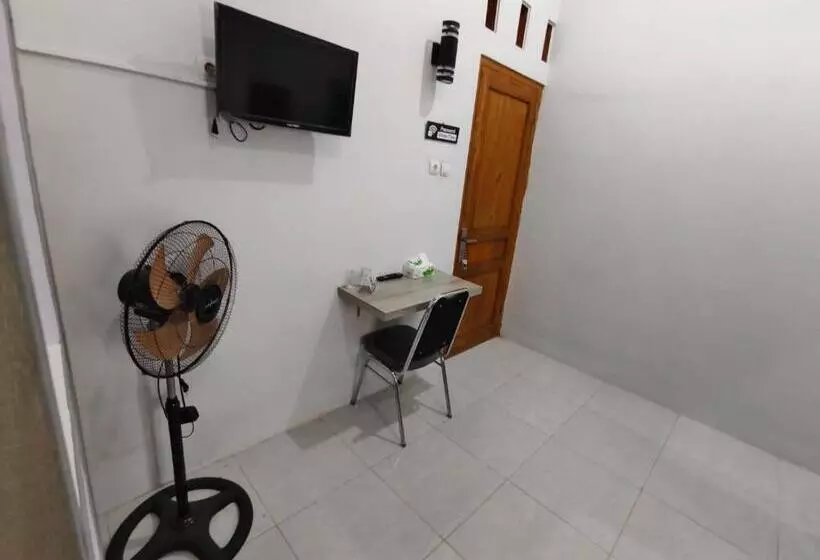 Pensió Livina S House