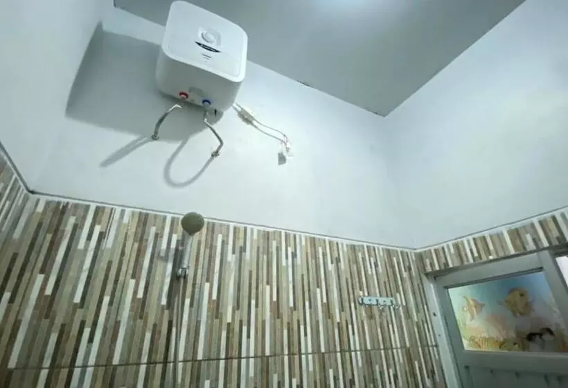 Pensió Livina S House