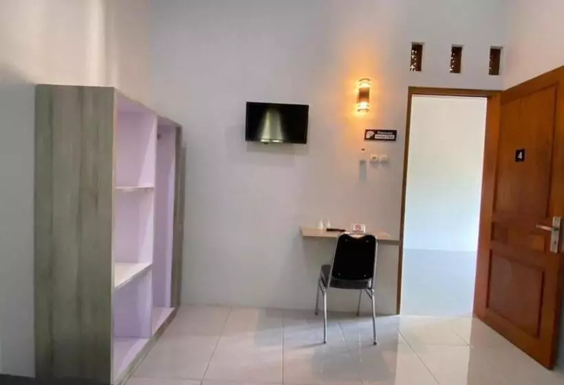 Pensió Livina S House