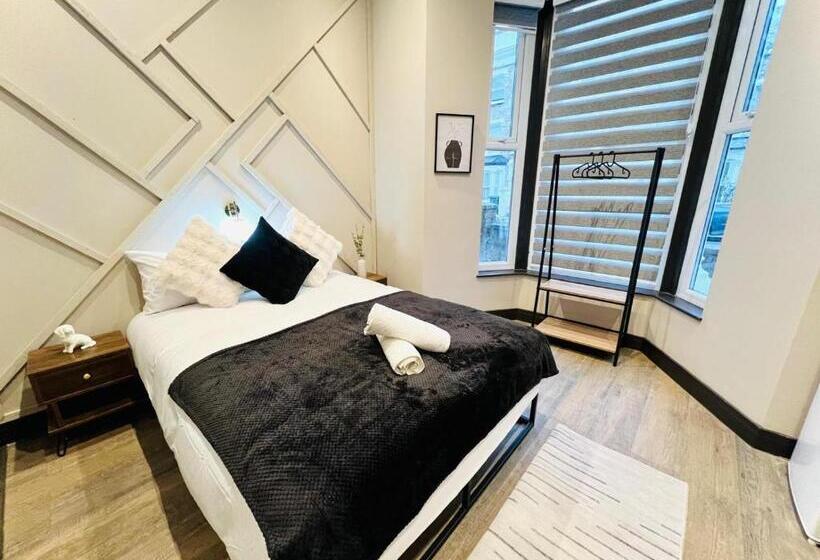 Пансион London City Center Studio, High Standard