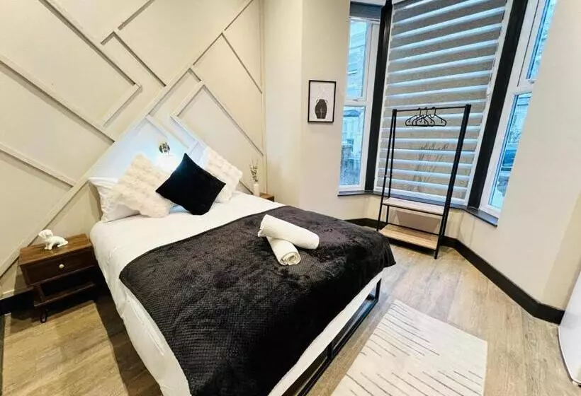 پانسیون London City Center Studio, High Standard