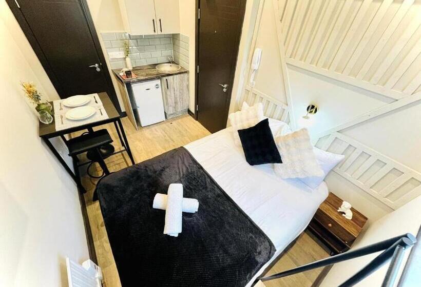 Пансион London City Center Studio, High Standard