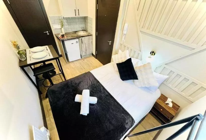پانسیون London City Center Studio, High Standard