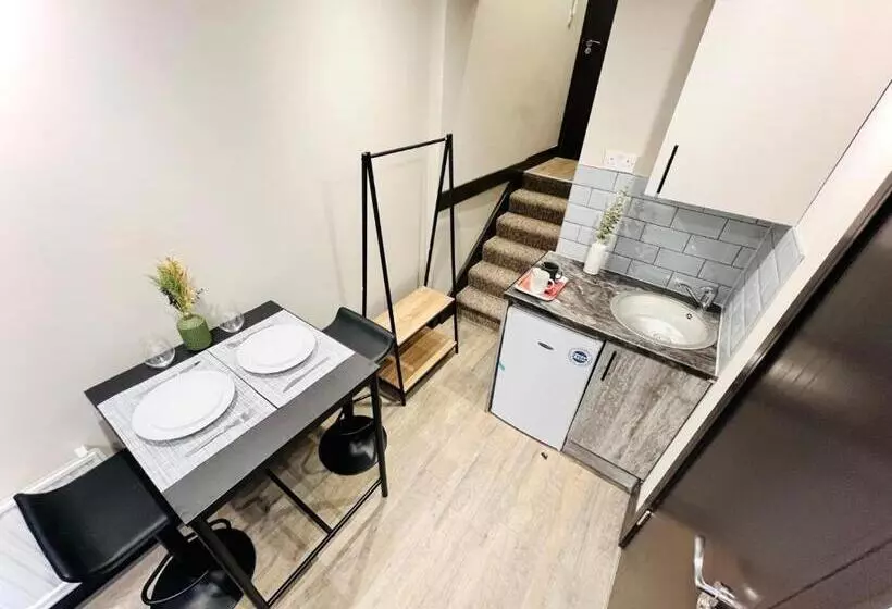 پانسیون London City Center Studio, High Standard