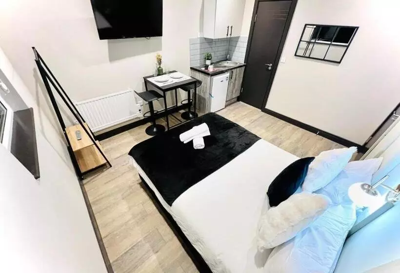 پانسیون London City Center Studio, High Standard
