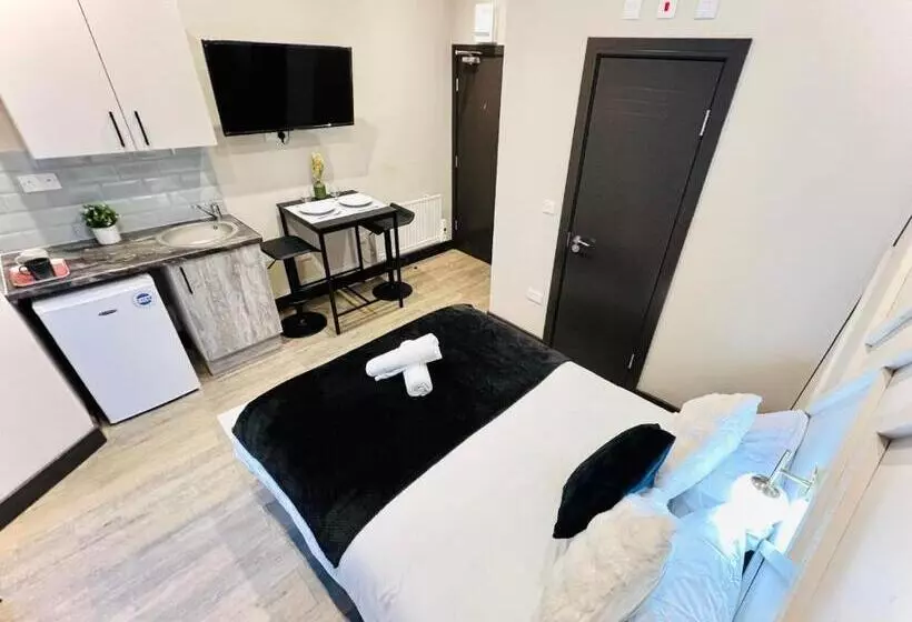 پانسیون London City Center Studio, High Standard