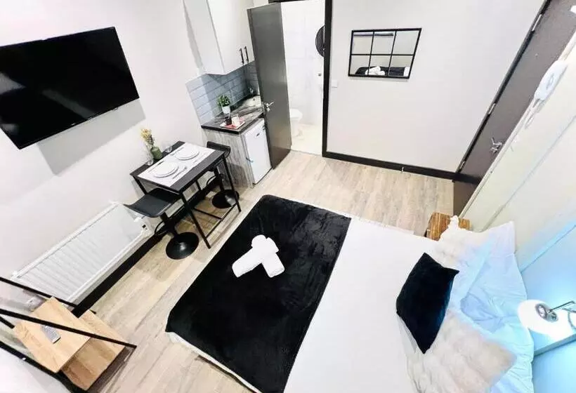 پانسیون London City Center Studio, High Standard