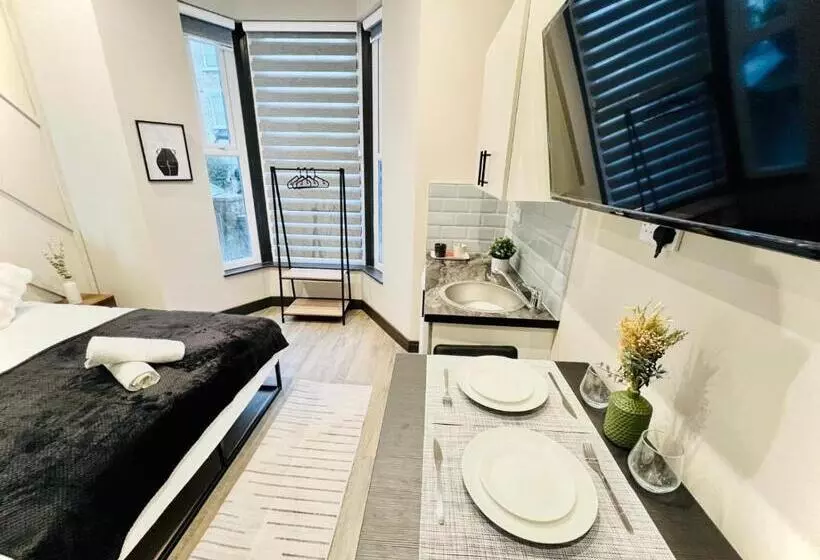 پانسیون London City Center Studio, High Standard