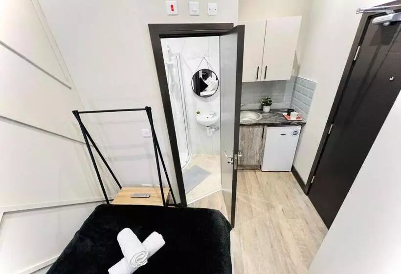پانسیون London City Center Studio, High Standard