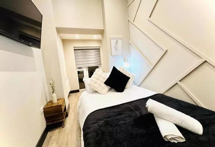 پانسیون London City Center Studio, High Standard