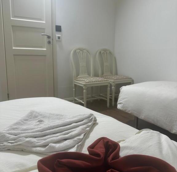 Pension The Station Central Apartments