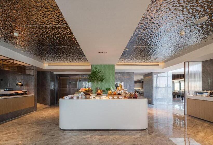 Atour Hotel Zhengzhou Erqi Plaza David City