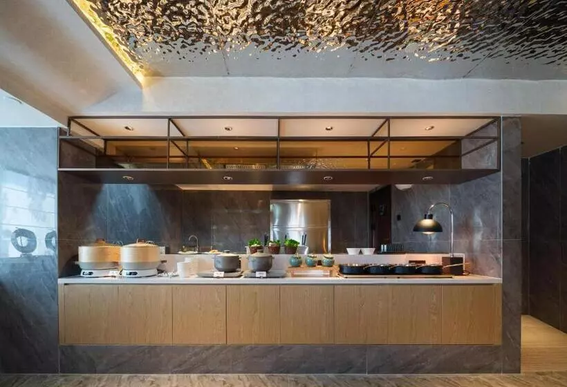 Atour Hotel Zhengzhou Erqi Plaza David City