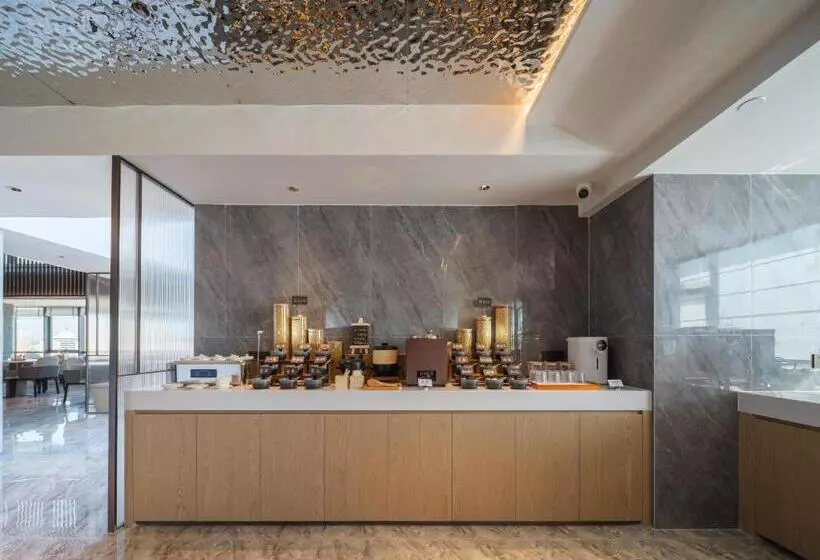 Atour Hotel Zhengzhou Erqi Plaza David City